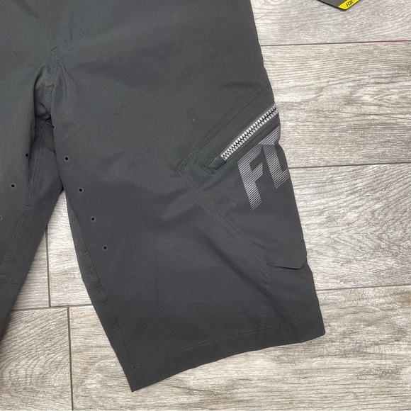 Fox Explore shorts size 30 - Picture 3 of 11